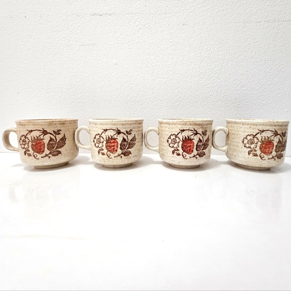 🇬🇧 Vintage Churchill Wild Strawberry Tea Cup  - Set of 4 - Picture 9 of 15